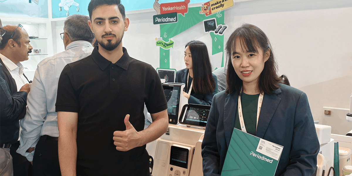 Periodmed sales team with customer