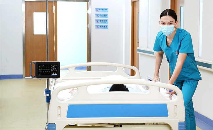 Patient monitor for first aid